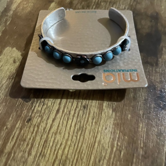 Mia collection silver blue bracelet NWT - Picture 5 of 5